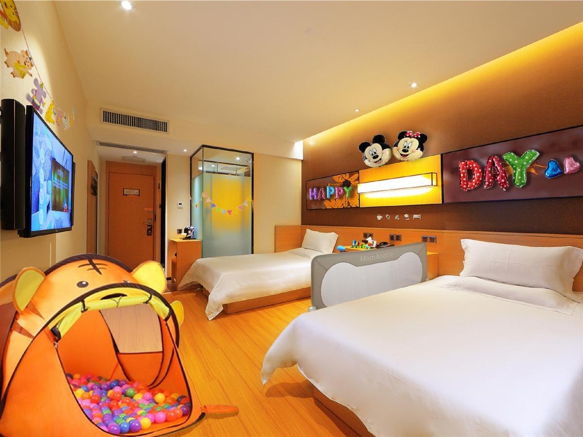 Iu Hotel Hezhou Bus Terminal Exterior photo